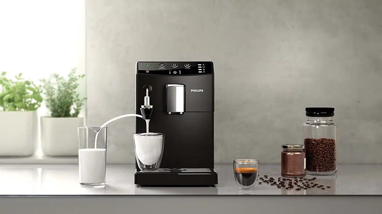 Se servir une tasse avec une machine à expresso